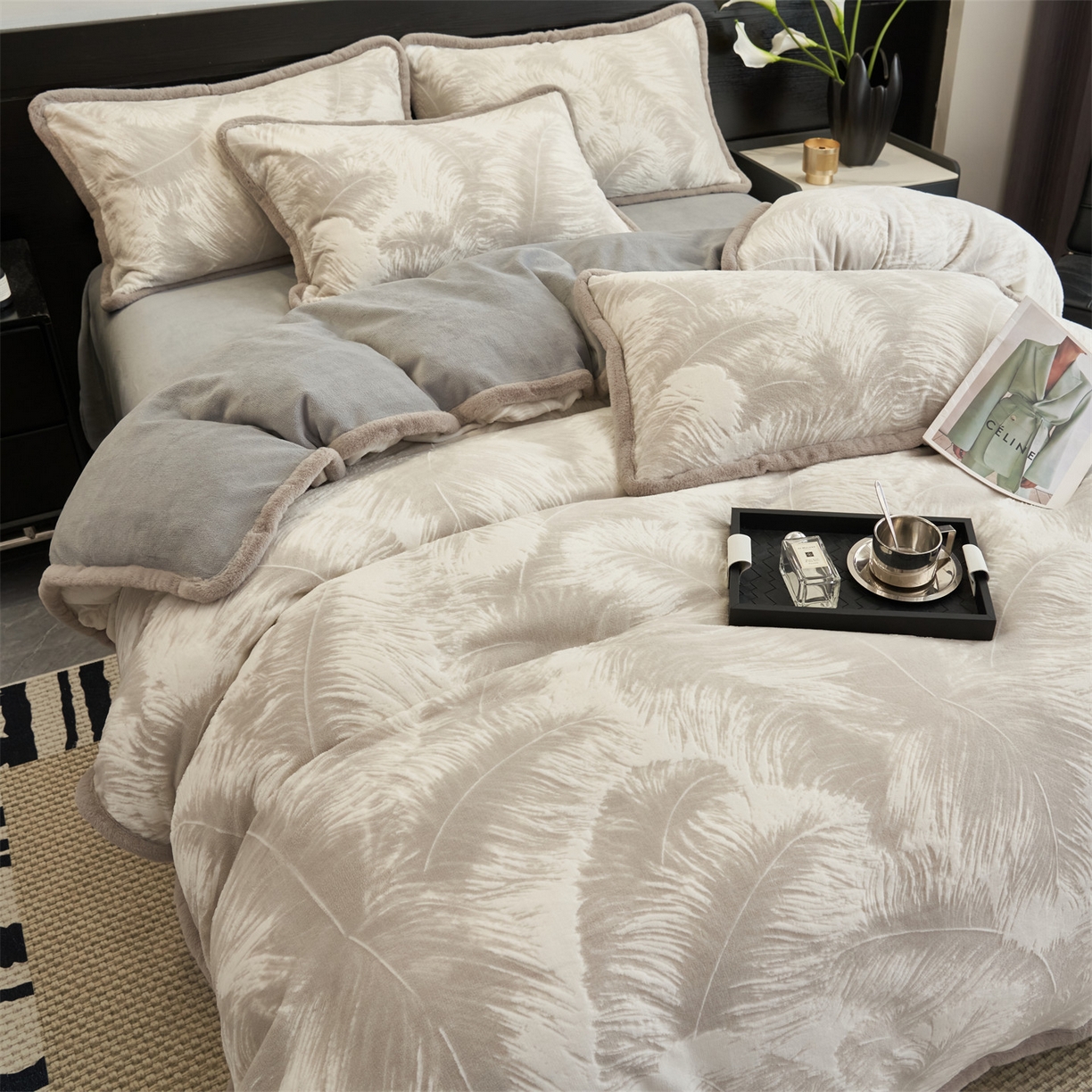 91家纺网 家纺一手货源 找家纺 金鹰 2025新款A类雕花牛奶绒烂花兔毛包边四件套 羽毛