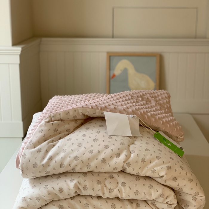 91家纺网 家纺一手货源 找家纺 汇庭 2025秋冬新款·糯米纱布双人豆豆被系列 春日粉