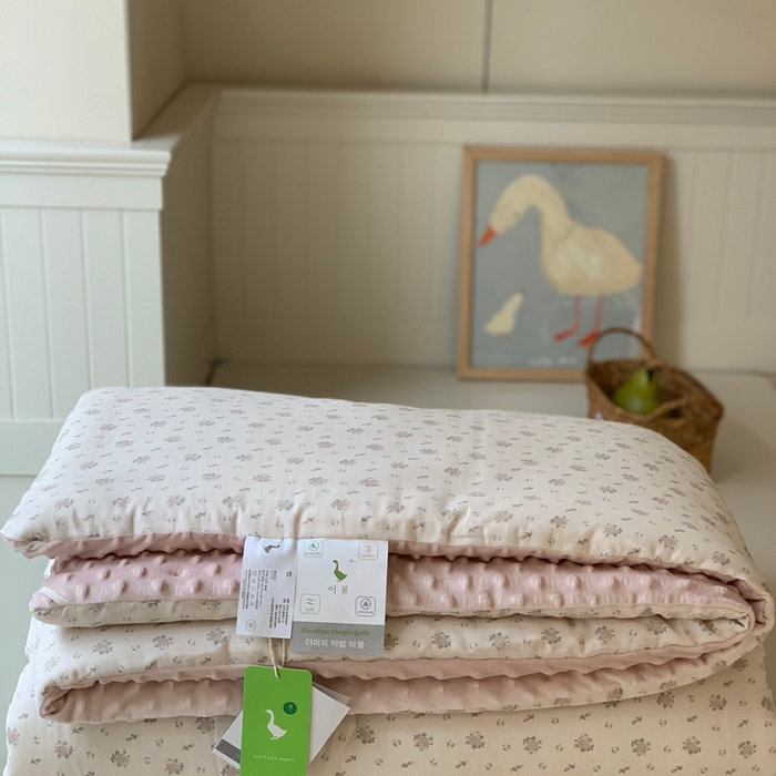 91家纺网 家纺一手货源 找家纺 汇庭 2025秋冬新款·糯米纱布双人豆豆被系列 春日粉