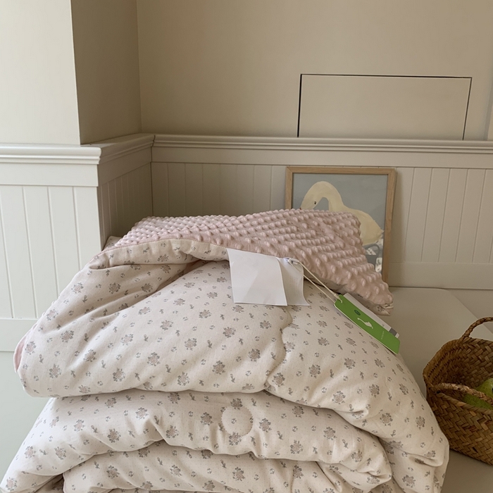 91家纺网 家纺一手货源 找家纺 汇庭 2025秋冬新款·糯米纱布双人豆豆被系列 春日粉