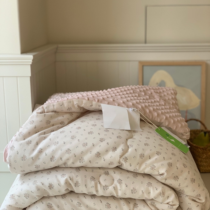 91家纺网 家纺一手货源 找家纺 汇庭 2025秋冬新款·糯米纱布双人豆豆被系列 春日粉