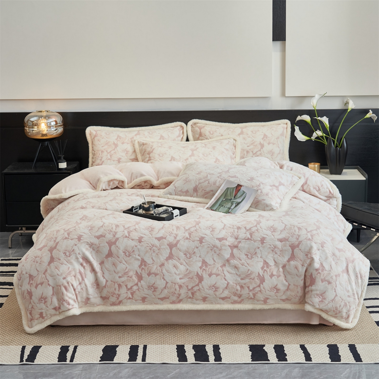 91家纺网 家纺一手货源 找家纺 金鹰 2025新款A类雕花牛奶绒烂花兔毛包边四件套 繁花