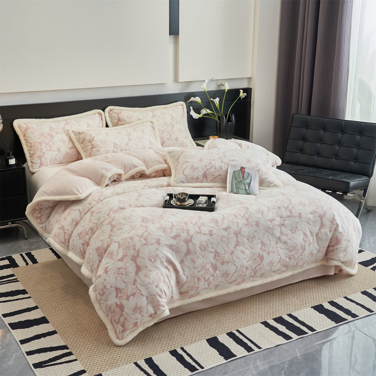 91家纺网 家纺一手货源 找家纺 金鹰 2025新款A类雕花牛奶绒烂花兔毛包边四件套 繁花