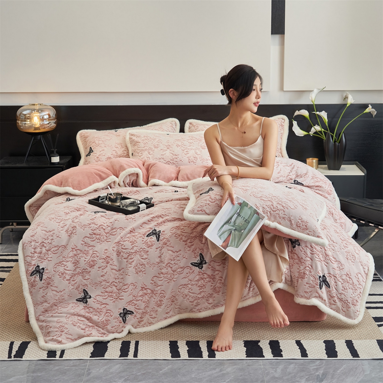 91家纺网 家纺一手货源 找家纺 金鹰 2025新款A类雕花牛奶绒烂花兔毛包边四件套 蝴蝶梦