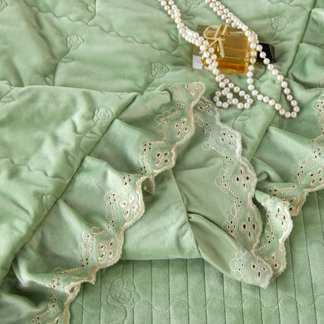 91家纺网 家纺一手货源 找家纺 （总）青竹苑 2025新款婴儿绒宝宝绒玫瑰版床盖款四件套