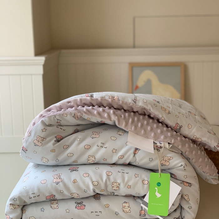 91家纺网 家纺一手货源 找家纺 汇庭 2025秋冬新款·糯米纱布双人豆豆被系列 皮皮象蓝