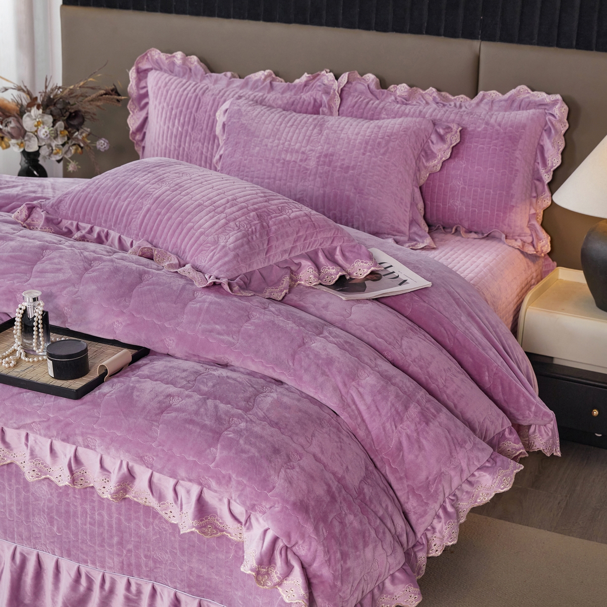 91家纺网 家纺一手货源 找家纺 青竹苑 2025新款婴儿绒宝宝绒玫瑰版床盖款四件套 慕达-紫