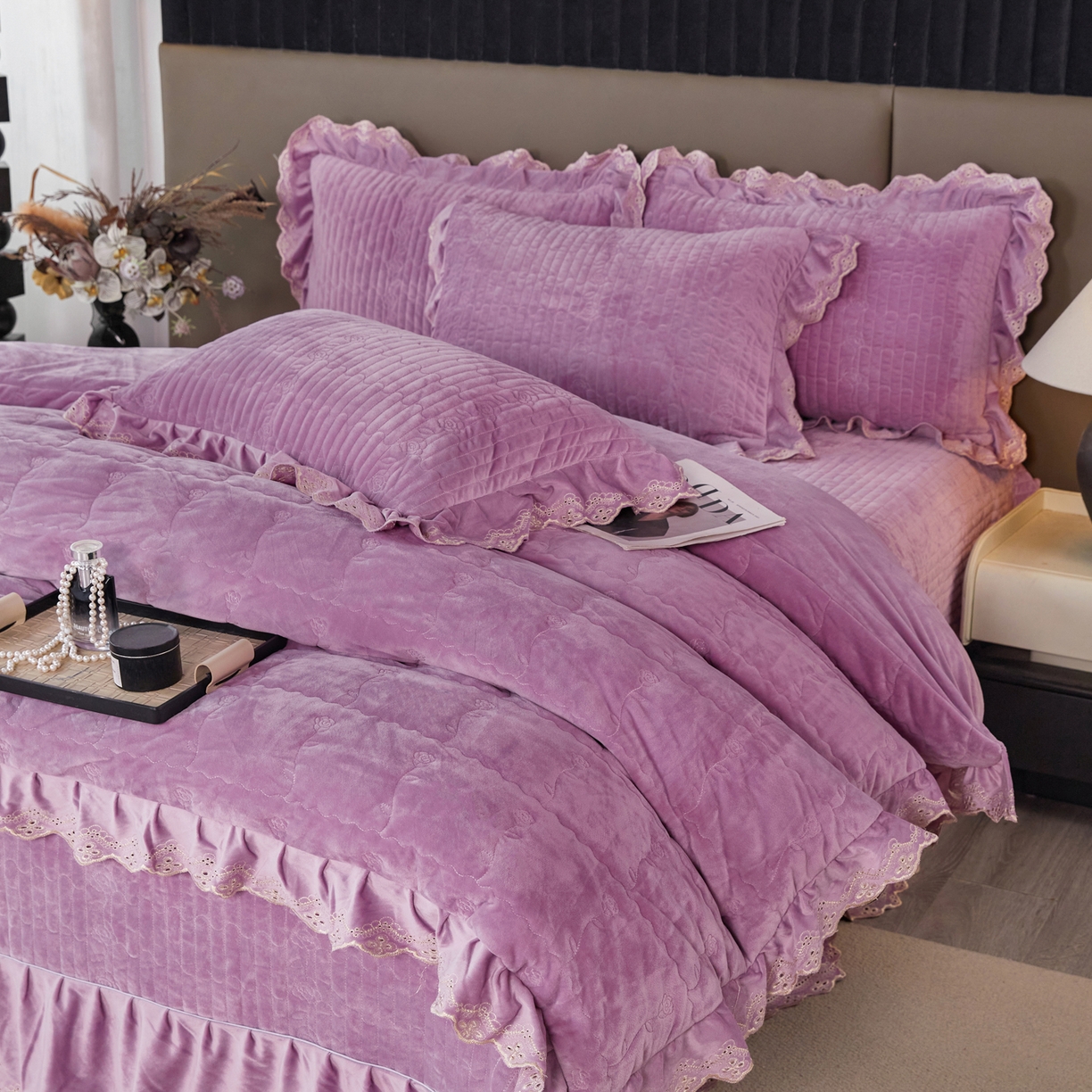 91家纺网 家纺一手货源 找家纺 青竹苑 2025新款婴儿绒宝宝绒玫瑰版床盖款四件套 慕达-紫