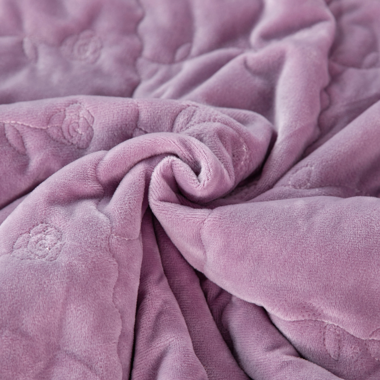 91家纺网 家纺一手货源 找家纺 青竹苑 2025新款婴儿绒宝宝绒玫瑰版床盖款四件套 慕达-紫