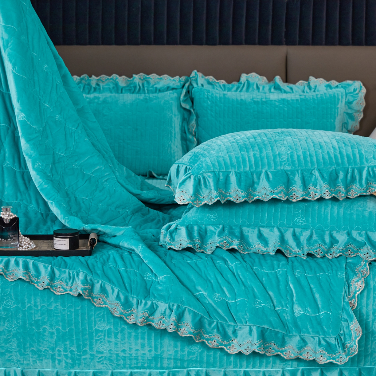 91家纺网 家纺一手货源 找家纺 青竹苑 2025新款婴儿绒宝宝绒玫瑰版床盖款四件套 慕达-青