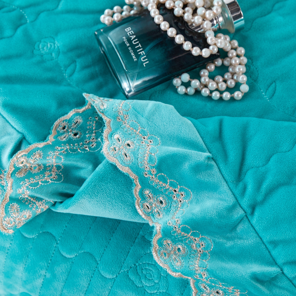 91家纺网 家纺一手货源 找家纺 青竹苑 2025新款婴儿绒宝宝绒玫瑰版床盖款四件套 慕达-青