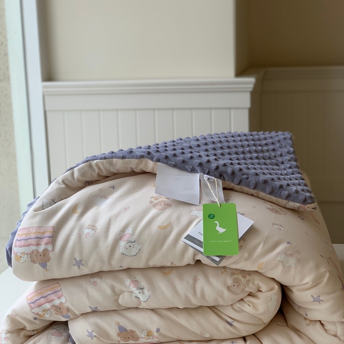 91家纺网 家纺一手货源 找家纺 汇庭 2025秋冬新款·糯米纱布双人豆豆被系列 芋泥熊