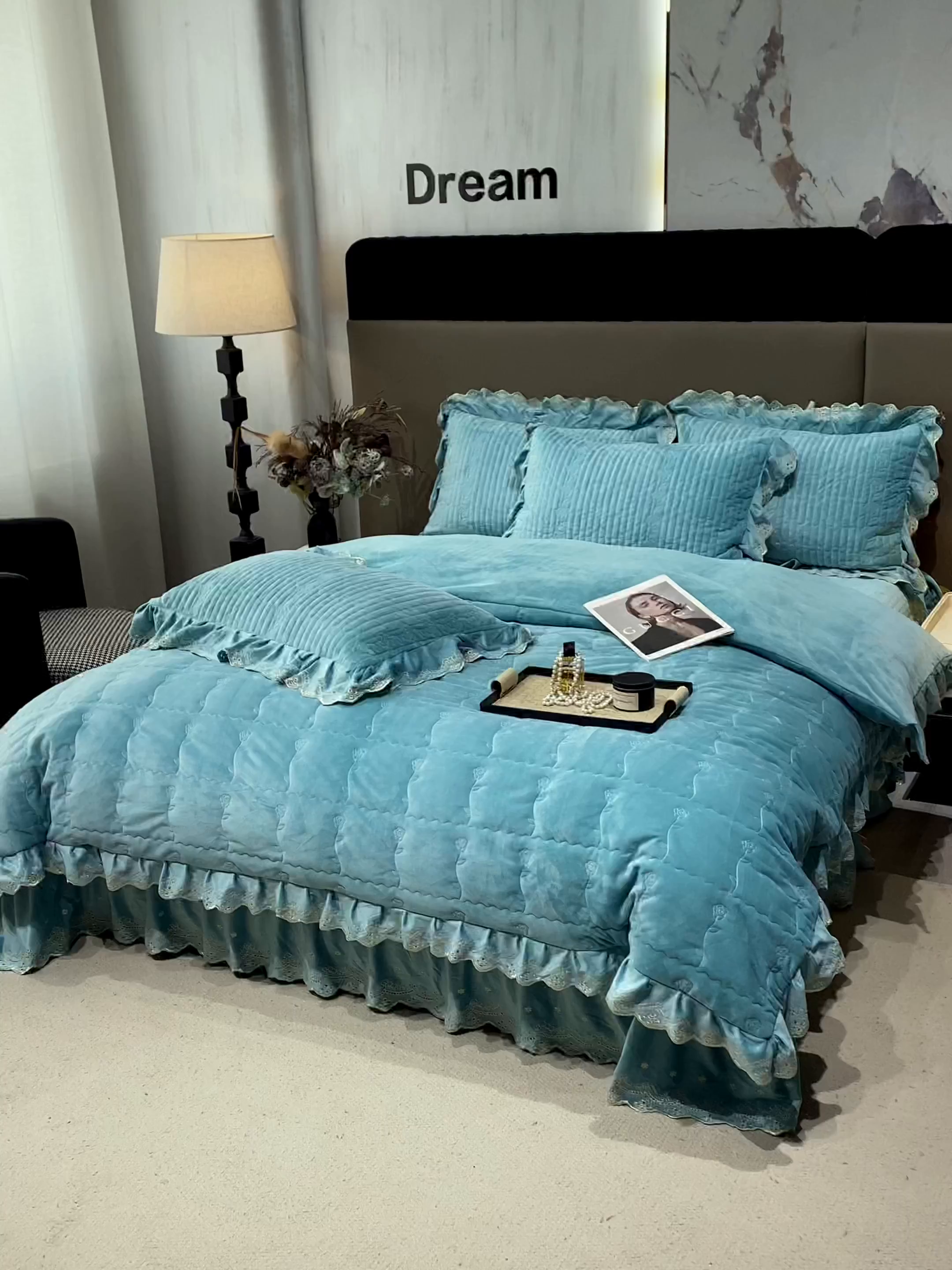 91家纺网 家纺一手货源 找家纺 青竹苑 2025新款婴儿绒宝宝绒玫瑰版床盖款四件套 慕达-青