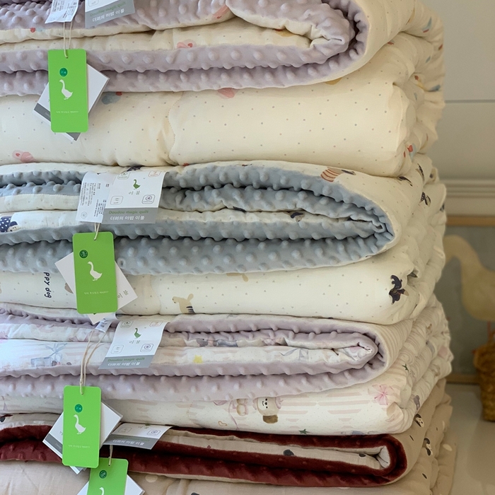 91家纺网 家纺一手货源 找家纺 汇庭 2025秋冬新款·糯米纱布双人豆豆被系列 组合图仅供参考