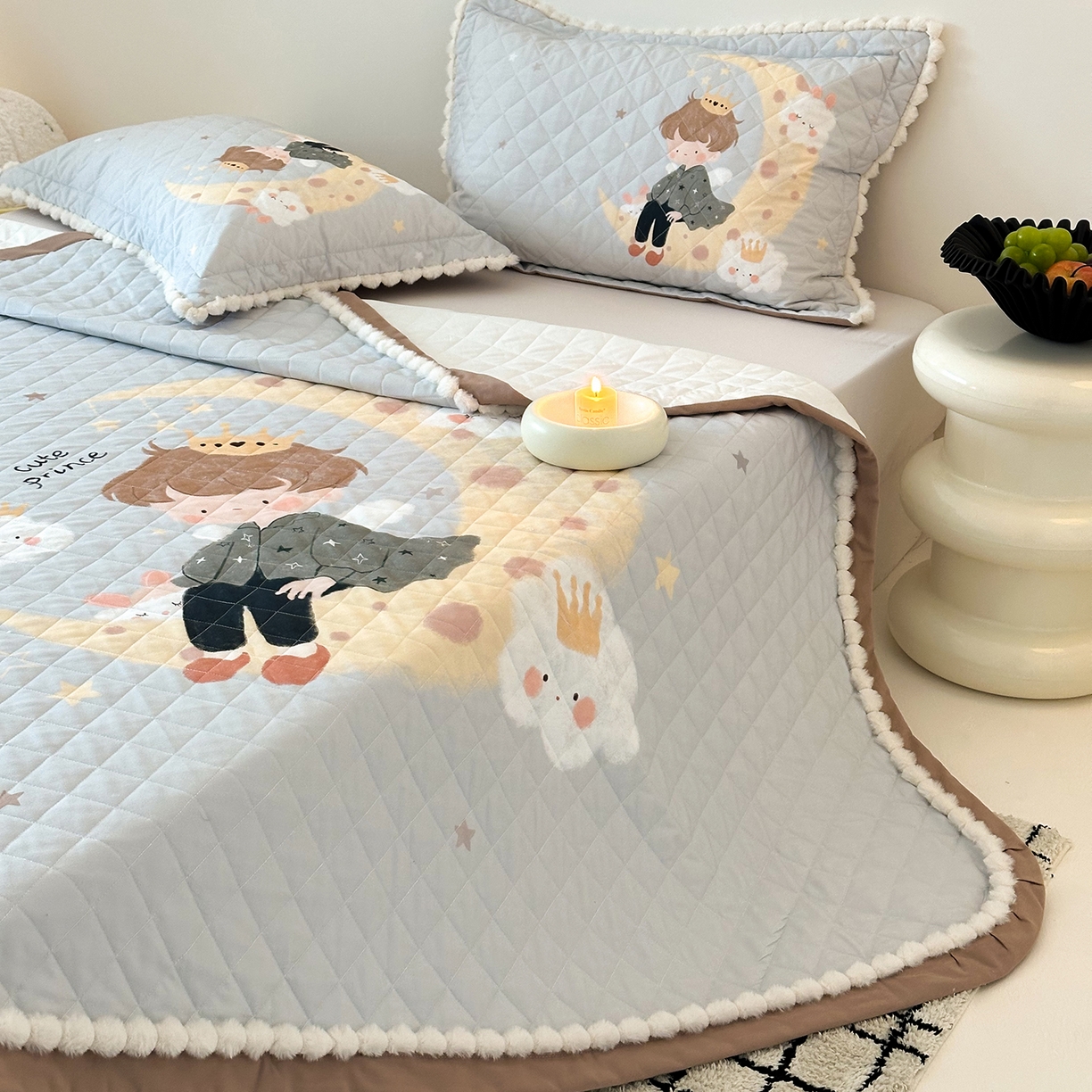 91家纺网 家纺一手货源 找家纺 漫调家纺 2025新款全棉磨毛大版卡通床盖套件 小王子