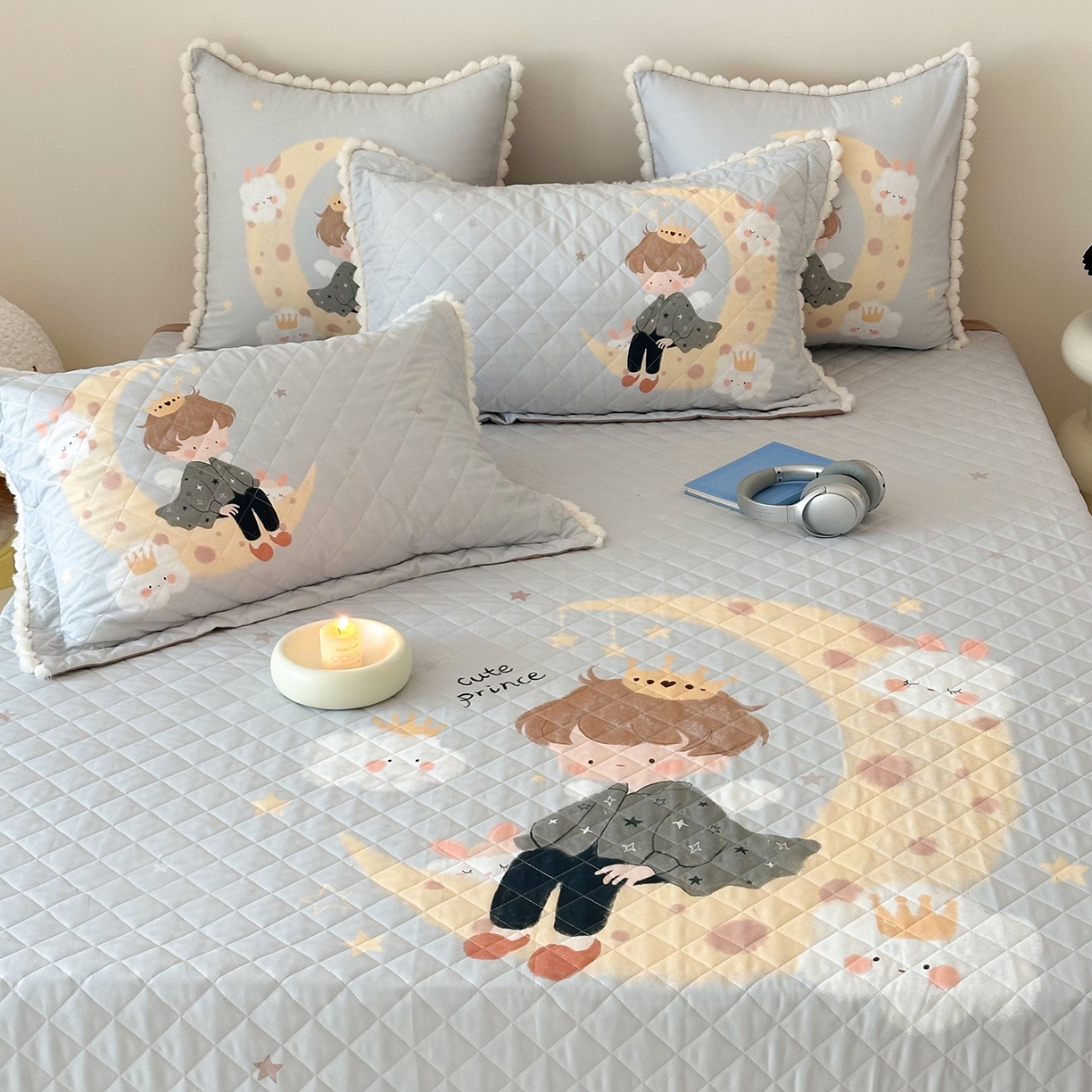 91家纺网 家纺一手货源 找家纺 漫调家纺 2025新款全棉磨毛大版卡通床盖套件 小王子