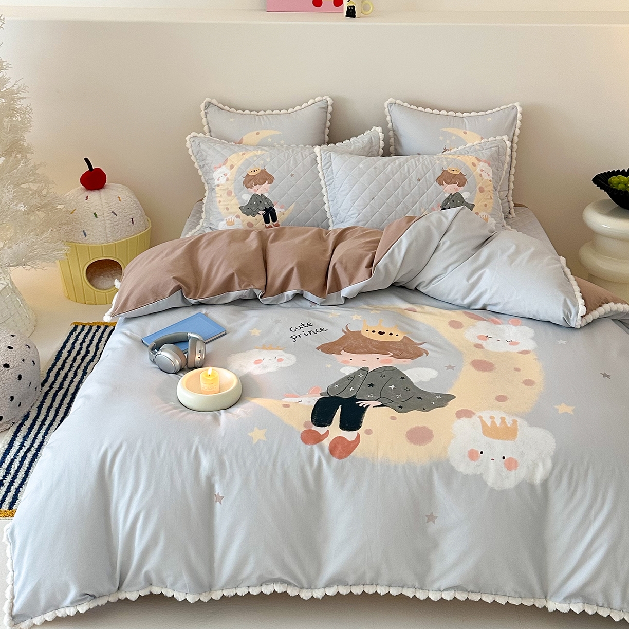 91家纺网 家纺一手货源 找家纺 漫调家纺 2025新款全棉磨毛大版卡通床盖套件 小王子