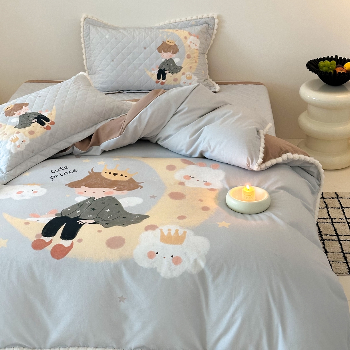 91家纺网 家纺一手货源 找家纺 漫调家纺 2025新款全棉磨毛大版卡通床盖套件 小王子