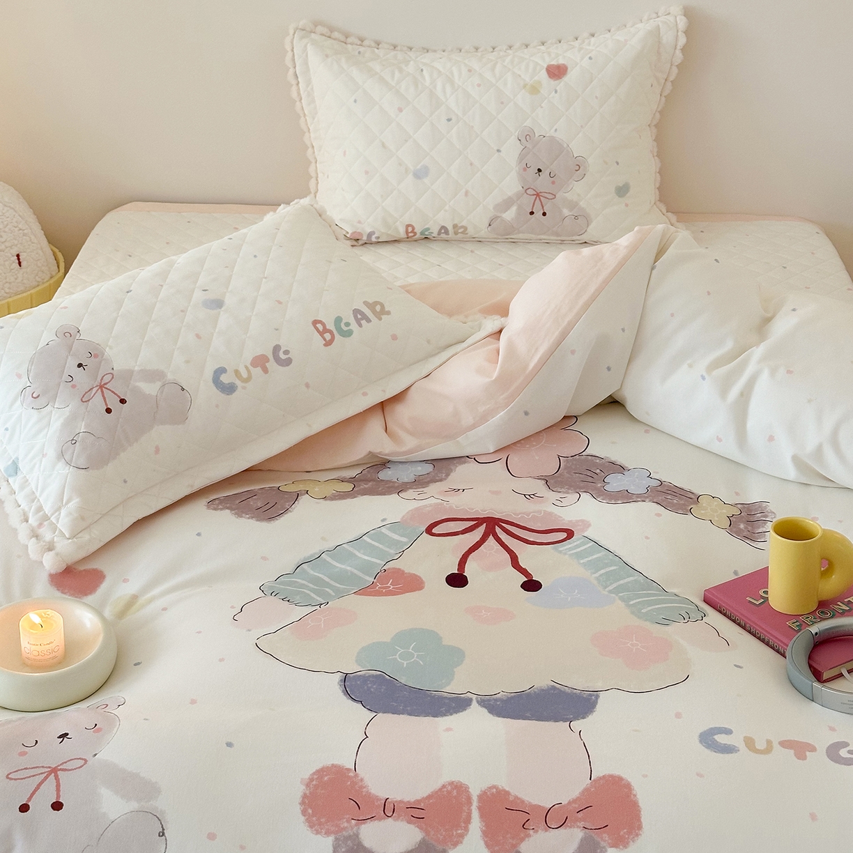 91家纺网 家纺一手货源 找家纺 漫调家纺 2025新款全棉磨毛大版卡通床盖套件 小公主