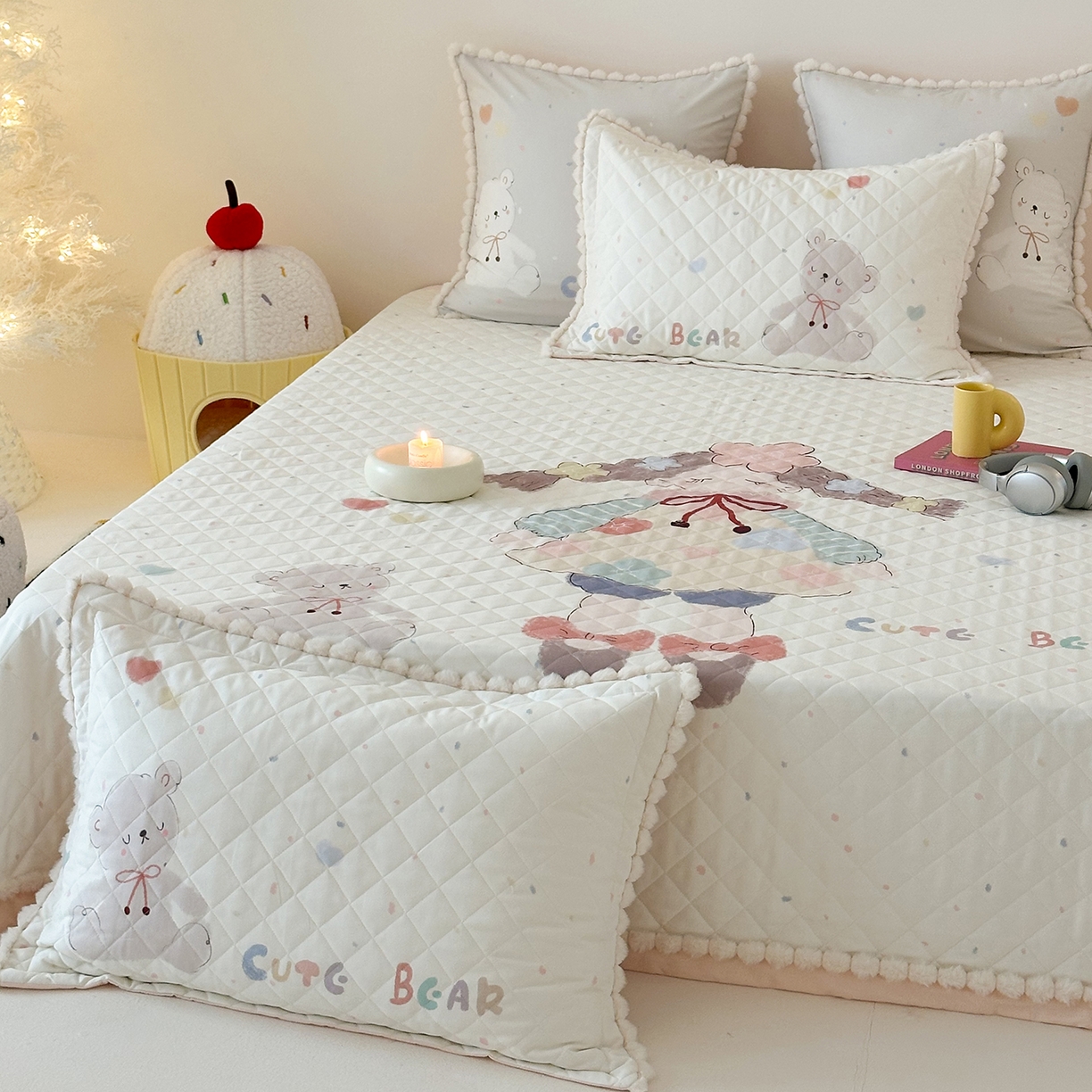 91家纺网 家纺一手货源 找家纺 （总）漫调家纺 2025新款全棉磨毛大版卡通床盖套件