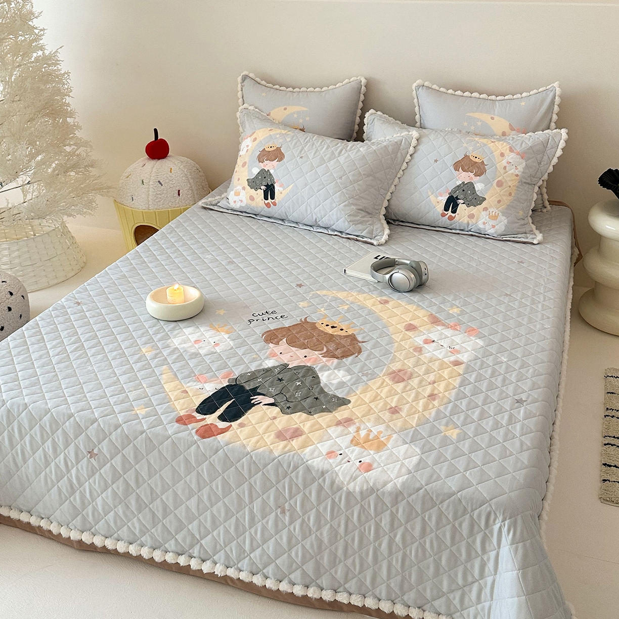 91家纺网 家纺一手货源 找家纺 漫调家纺 2025新款全棉磨毛大版卡通床盖套件 小王子