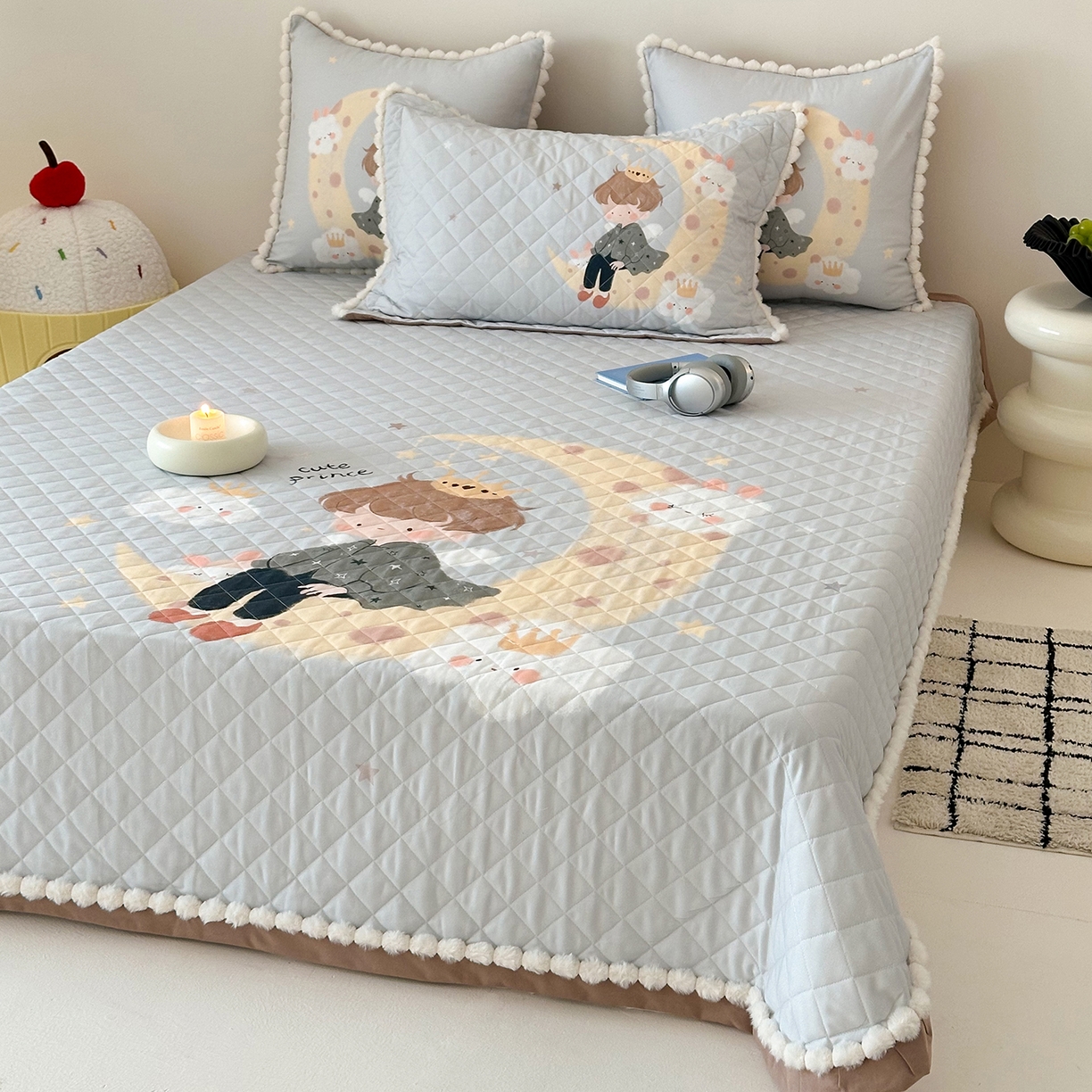 91家纺网 家纺一手货源 找家纺 漫调家纺 2025新款全棉磨毛大版卡通床盖套件 小王子