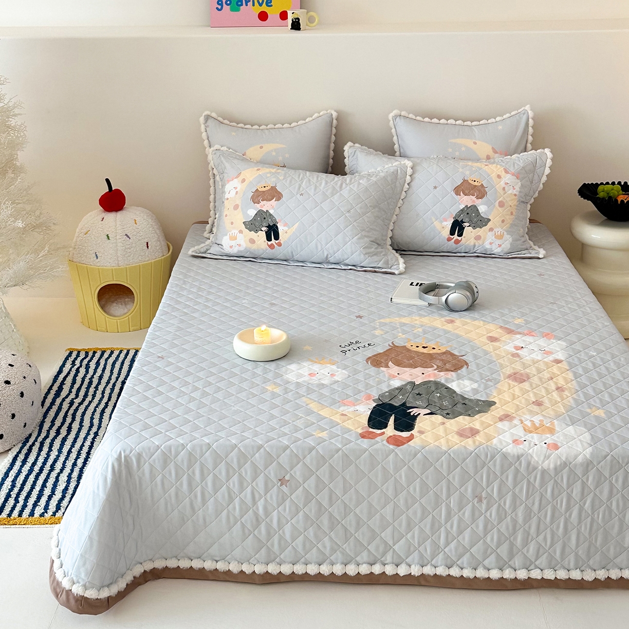 91家纺网 家纺一手货源 找家纺 漫调家纺 2025新款全棉磨毛大版卡通床盖套件 小王子