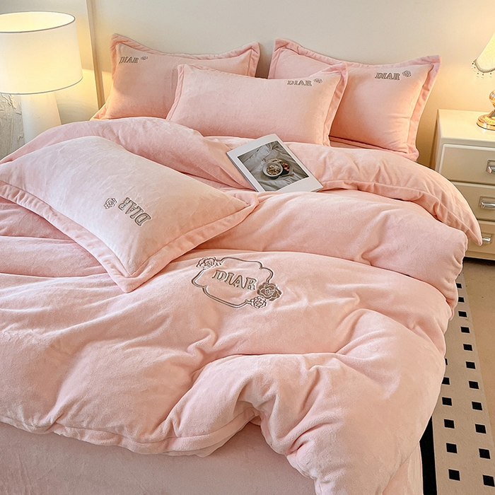 91家纺网 家纺一手货源 找家纺 （总）梦莱斯 2025全消光加厚牛奶绒四件套 - 山茶花系列