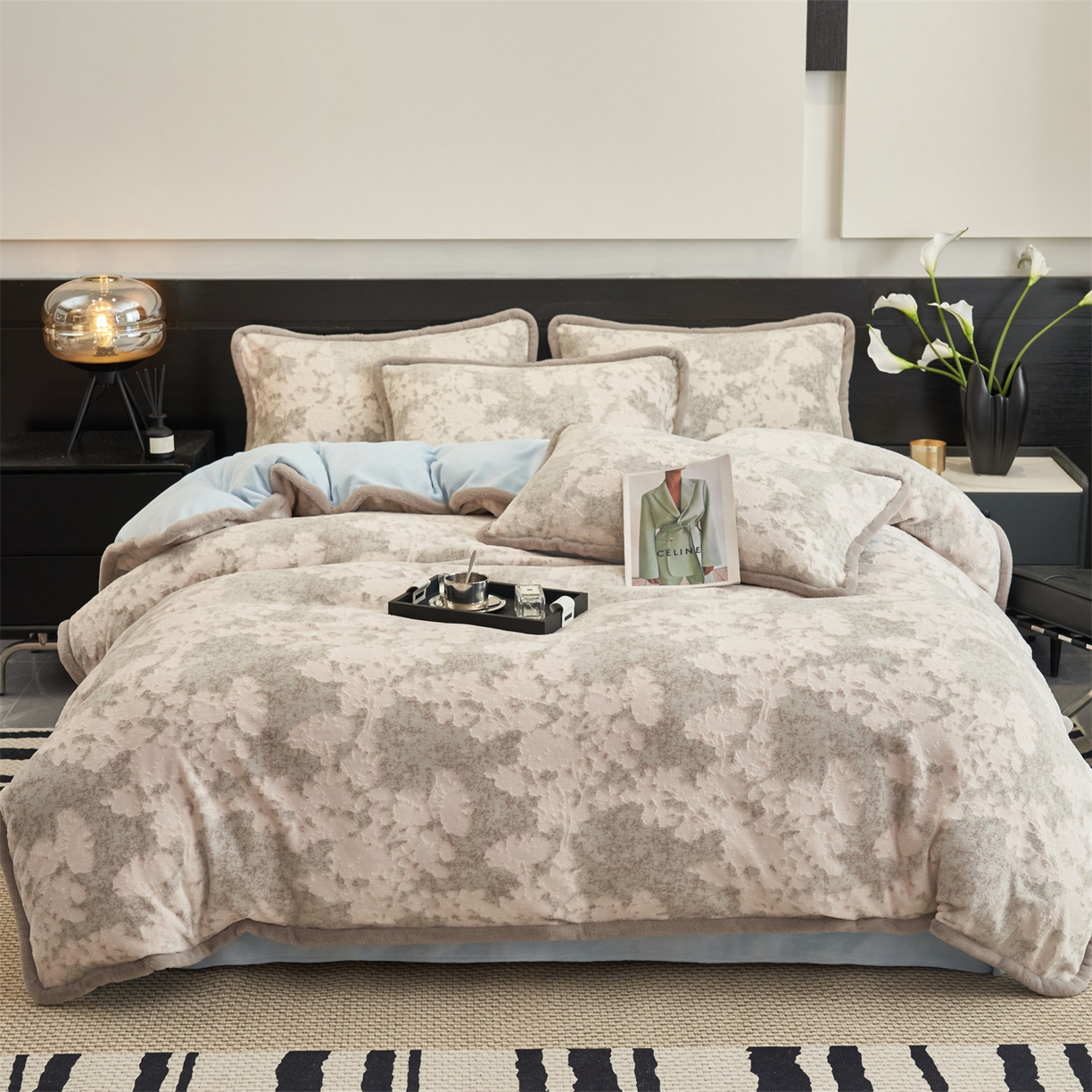 91家纺网 家纺一手货源 找家纺 金鹰 2025新款A类雕花牛奶绒烂花兔毛包边四件套 梦幻森林