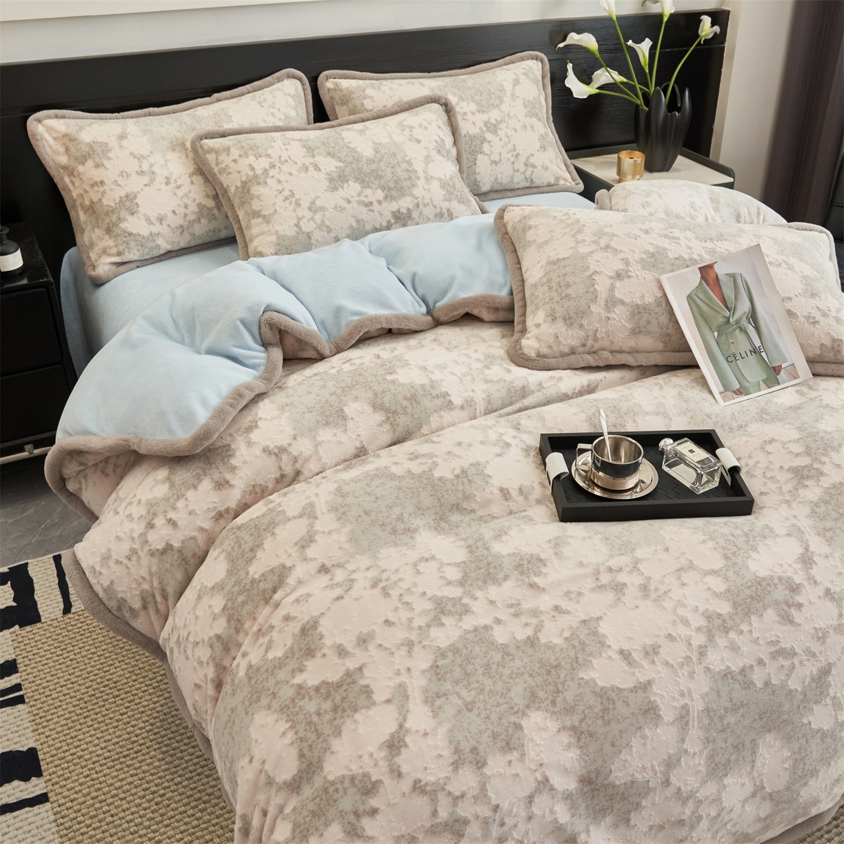 91家纺网 家纺一手货源 找家纺 金鹰 2025新款A类雕花牛奶绒烂花兔毛包边四件套 梦幻森林