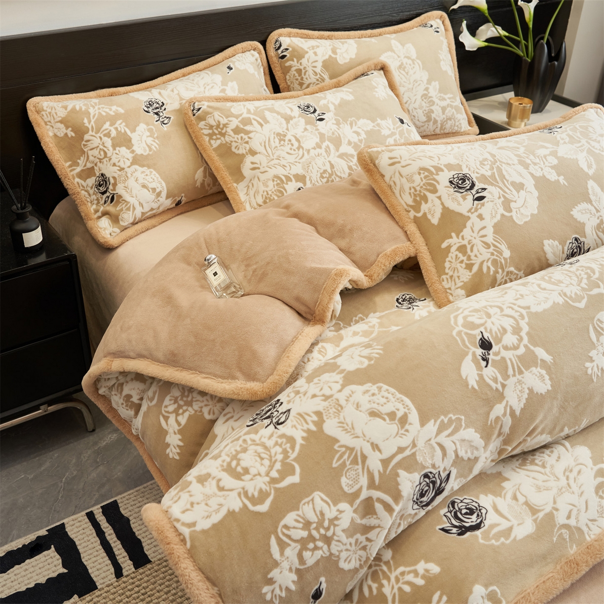 91家纺网 家纺一手货源 找家纺 金鹰 2025新款A类雕花牛奶绒烂花兔毛包边四件套 清晨玫瑰