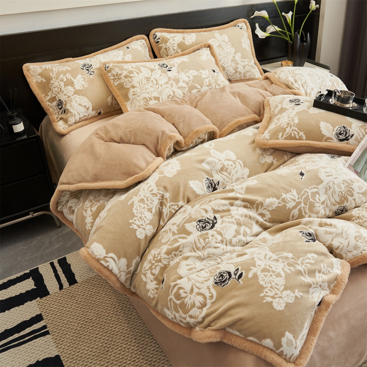 91家纺网 家纺一手货源 找家纺 金鹰 2025新款A类雕花牛奶绒烂花兔毛包边四件套 清晨玫瑰