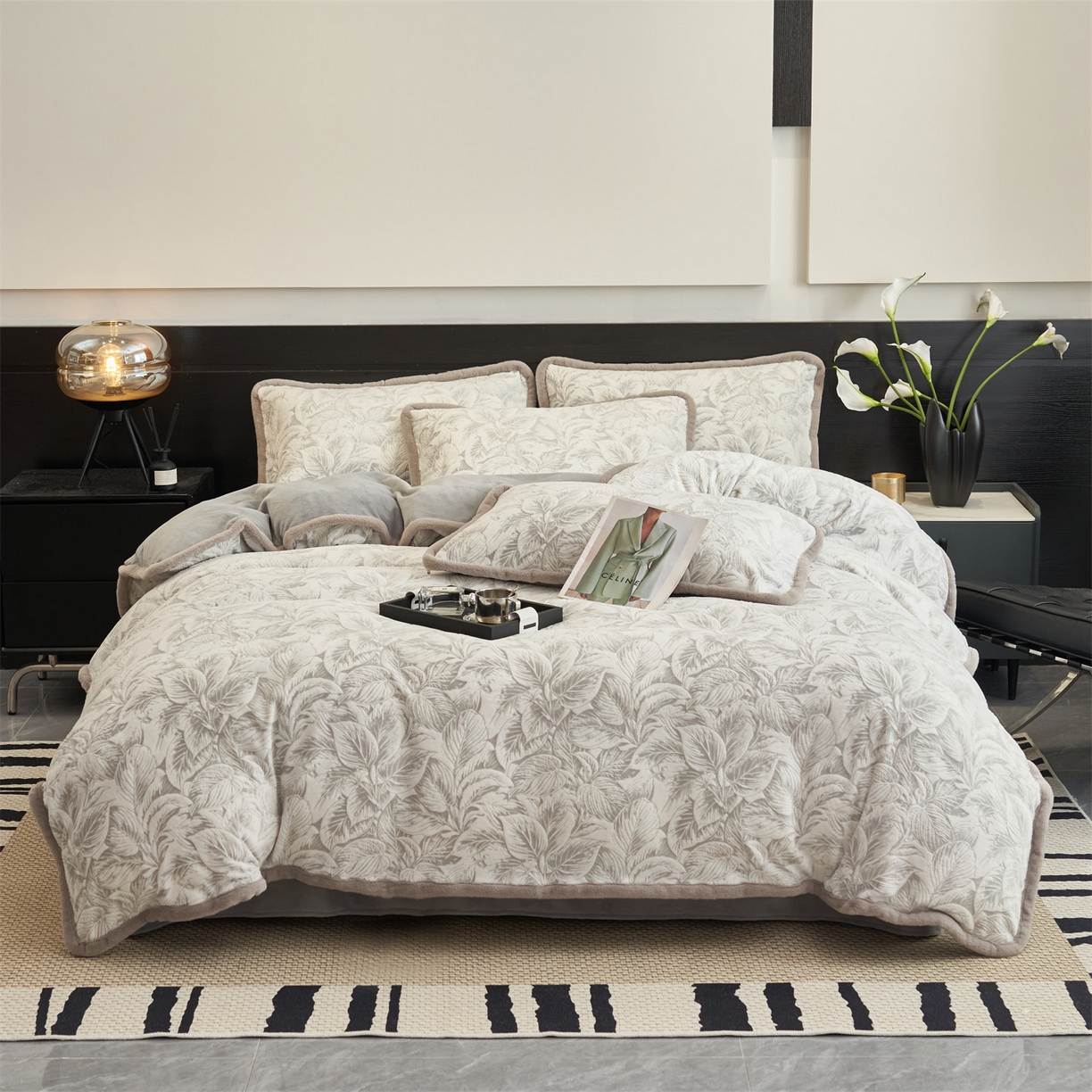 91家纺网 家纺一手货源 找家纺 金鹰 2025新款A类雕花牛奶绒烂花兔毛包边四件套 羽叶