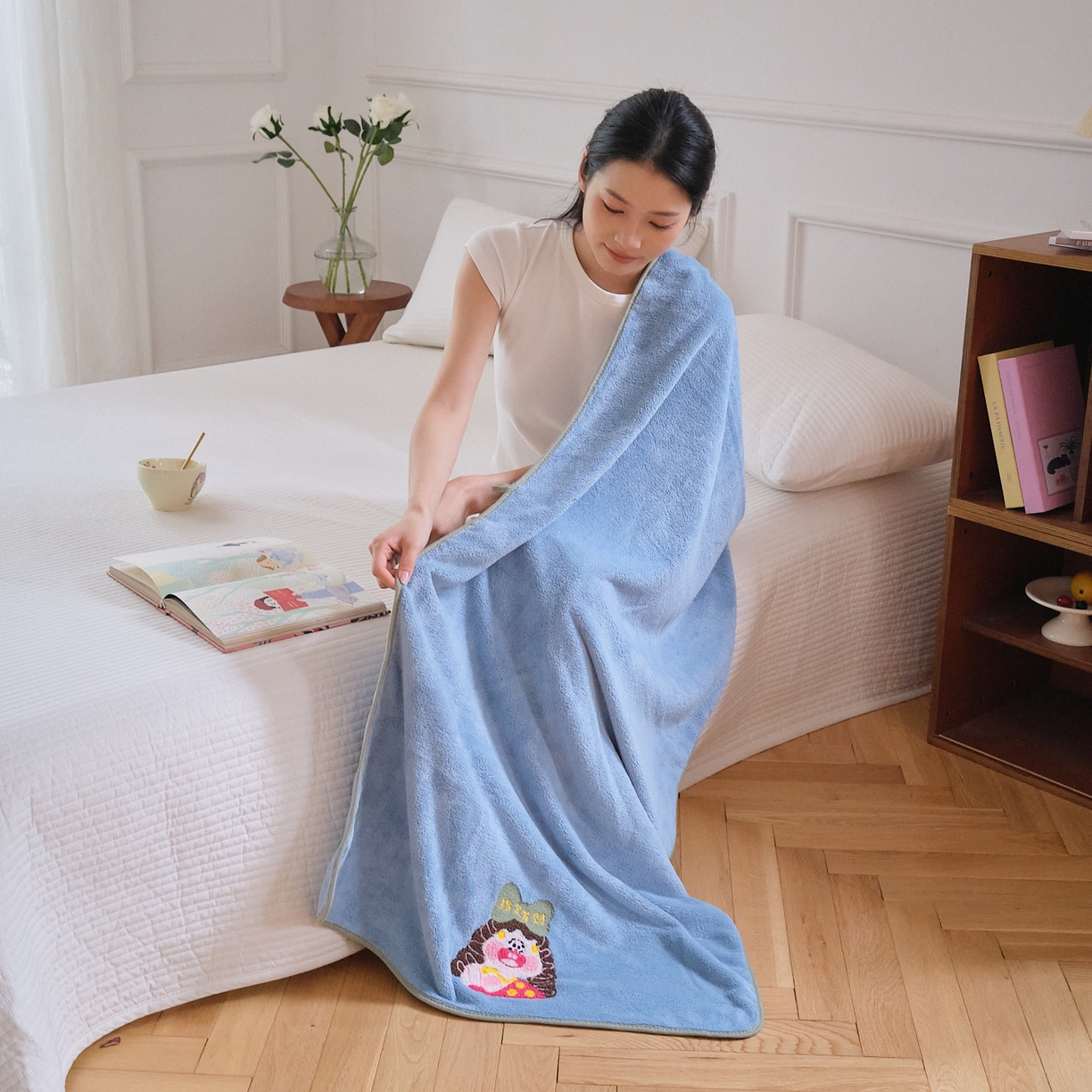 91家纺网 家纺一手货源 找家纺 沐瑟家纺 2025新款亲肤柔软珊瑚绒毛巾浴巾-富婆系列 富婆-蓝色 40*80cm毛巾/条