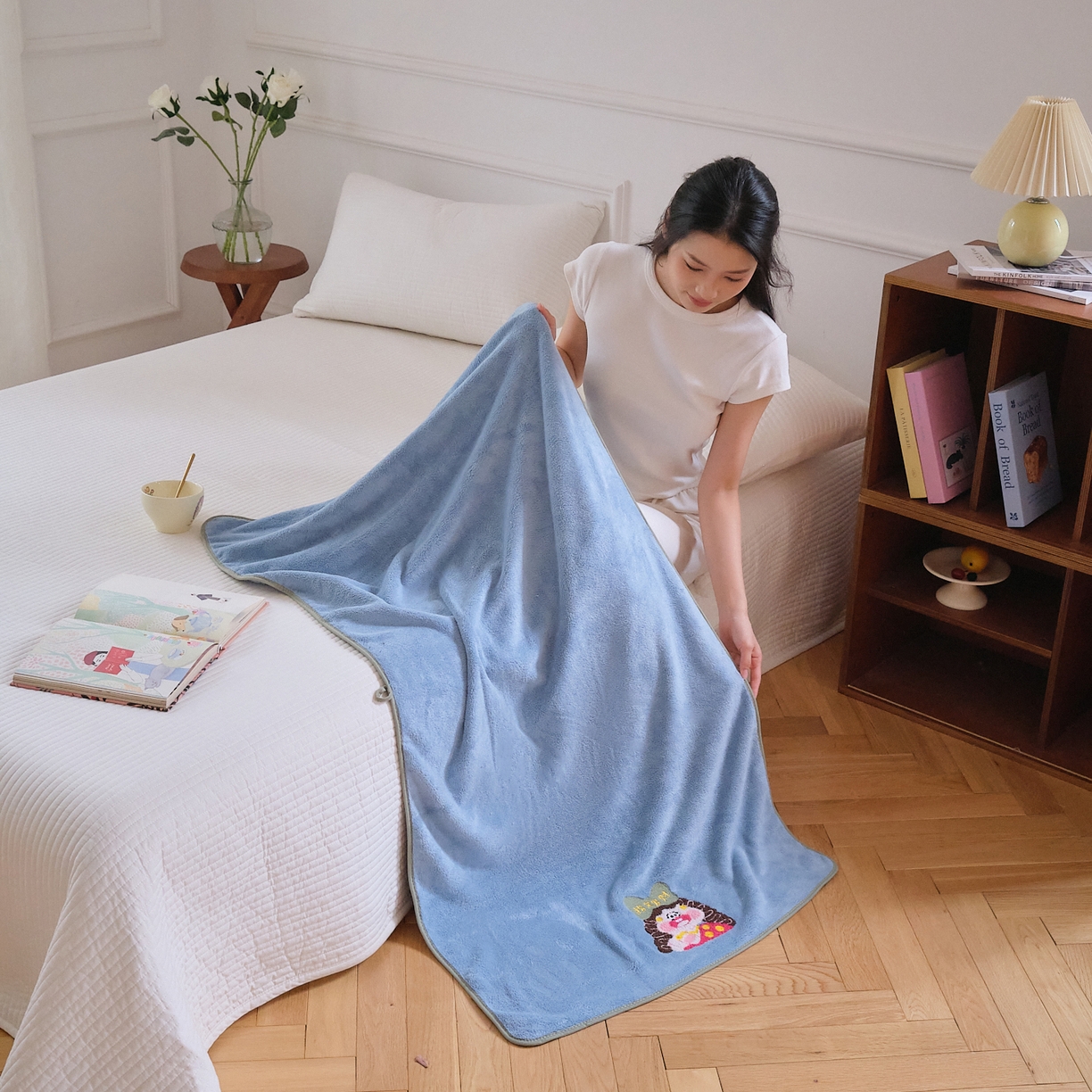 91家纺网 家纺一手货源 找家纺 沐瑟家纺 2025新款亲肤柔软珊瑚绒毛巾浴巾-富婆系列 富婆-蓝色 40*80cm毛巾/条