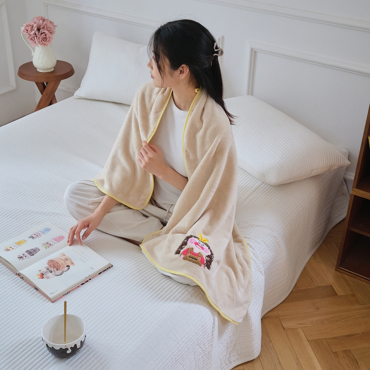 91家纺网 家纺一手货源 找家纺 沐瑟家纺 2025新款亲肤柔软珊瑚绒毛巾浴巾-富婆系列 富婆-米色 70*140cm浴巾/条