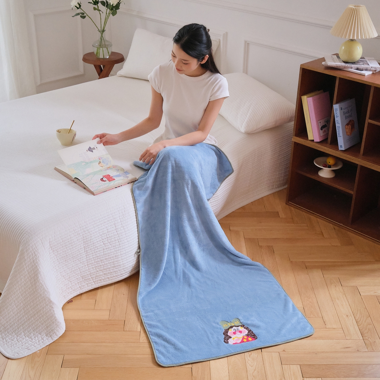 91家纺网 家纺一手货源 找家纺 沐瑟家纺 2025新款亲肤柔软珊瑚绒毛巾浴巾-富婆系列 富婆-蓝色 40*80cm毛巾/条