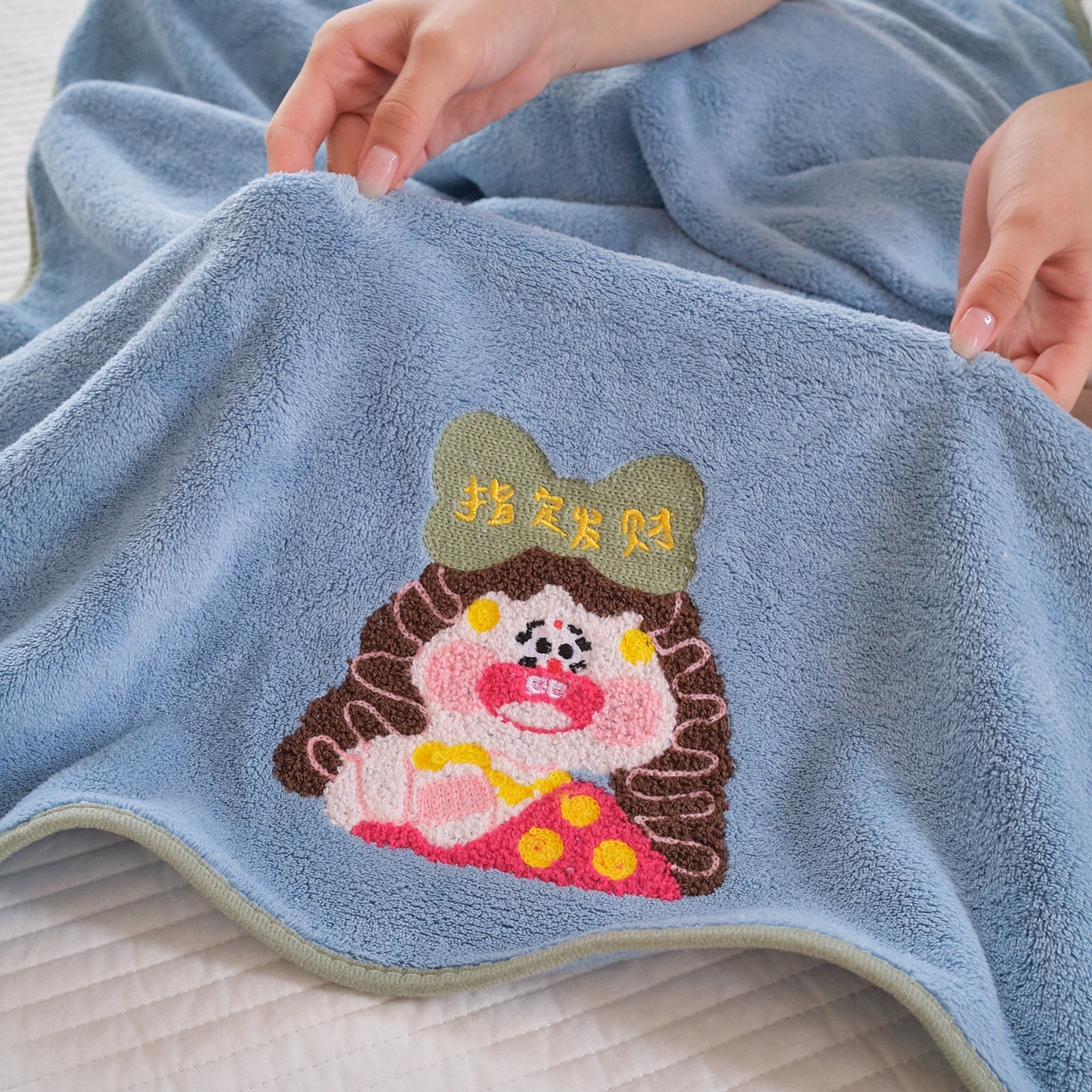 91家纺网 家纺一手货源 找家纺 沐瑟家纺 2025新款亲肤柔软珊瑚绒毛巾浴巾-富婆系列 富婆-蓝色 70*140cm浴巾/条