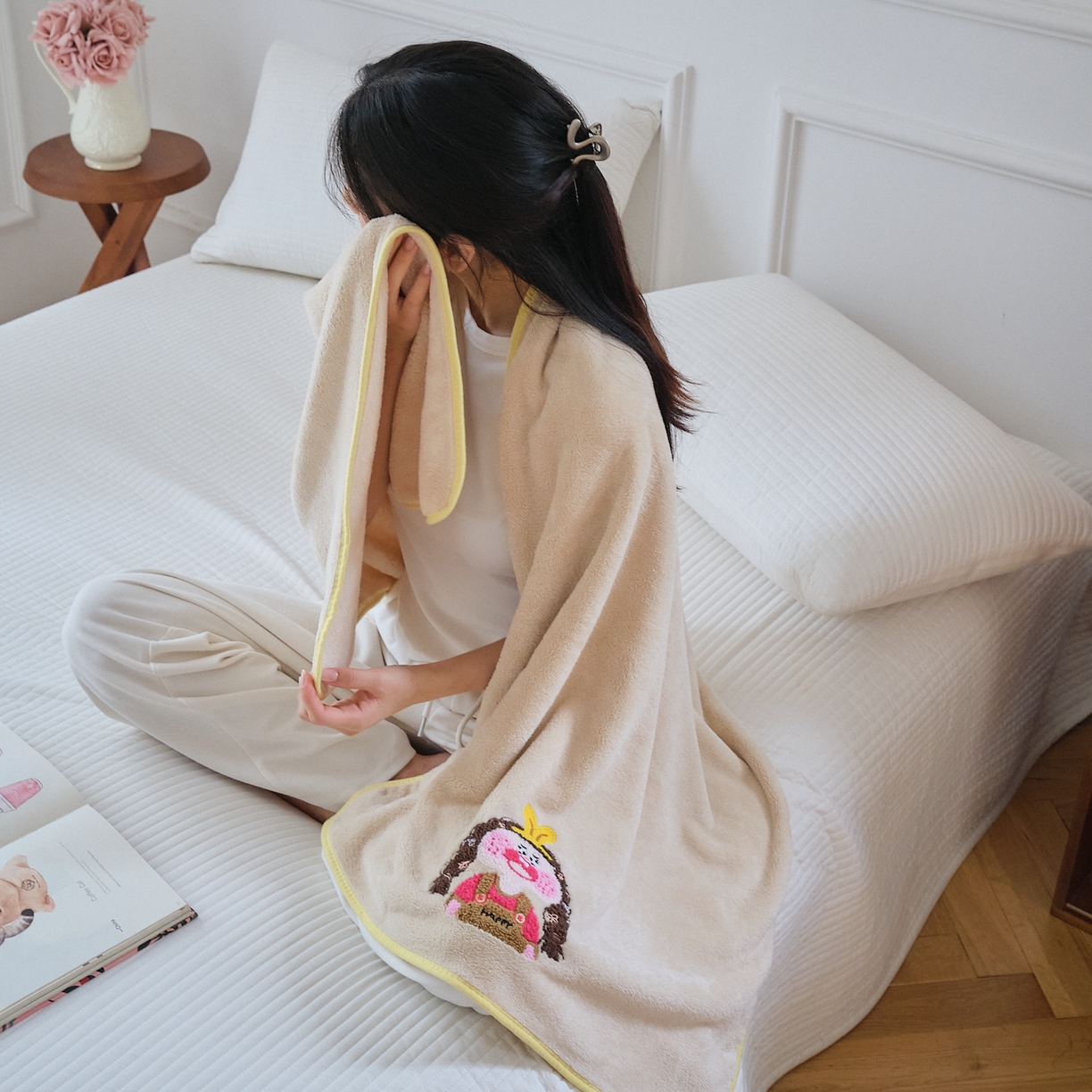 91家纺网 家纺一手货源 找家纺 沐瑟家纺 2025新款亲肤柔软珊瑚绒毛巾浴巾-富婆系列 富婆-米色 70*140cm浴巾/条