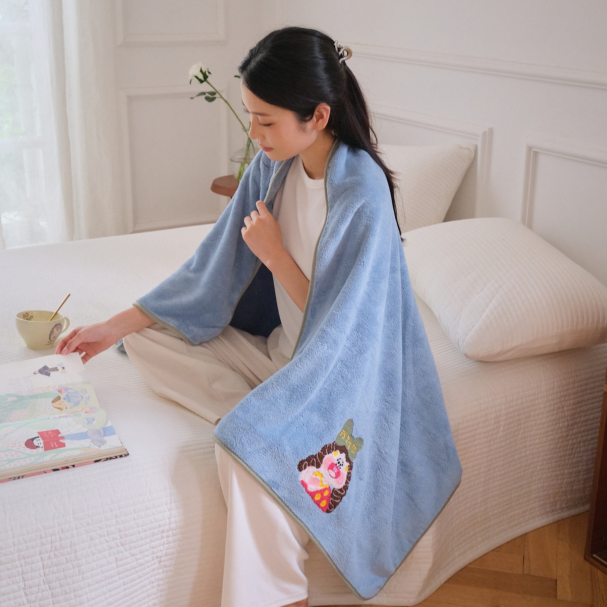 91家纺网 家纺一手货源 找家纺 沐瑟家纺 2025新款亲肤柔软珊瑚绒毛巾浴巾-富婆系列 富婆-蓝色 40*80cm毛巾/条