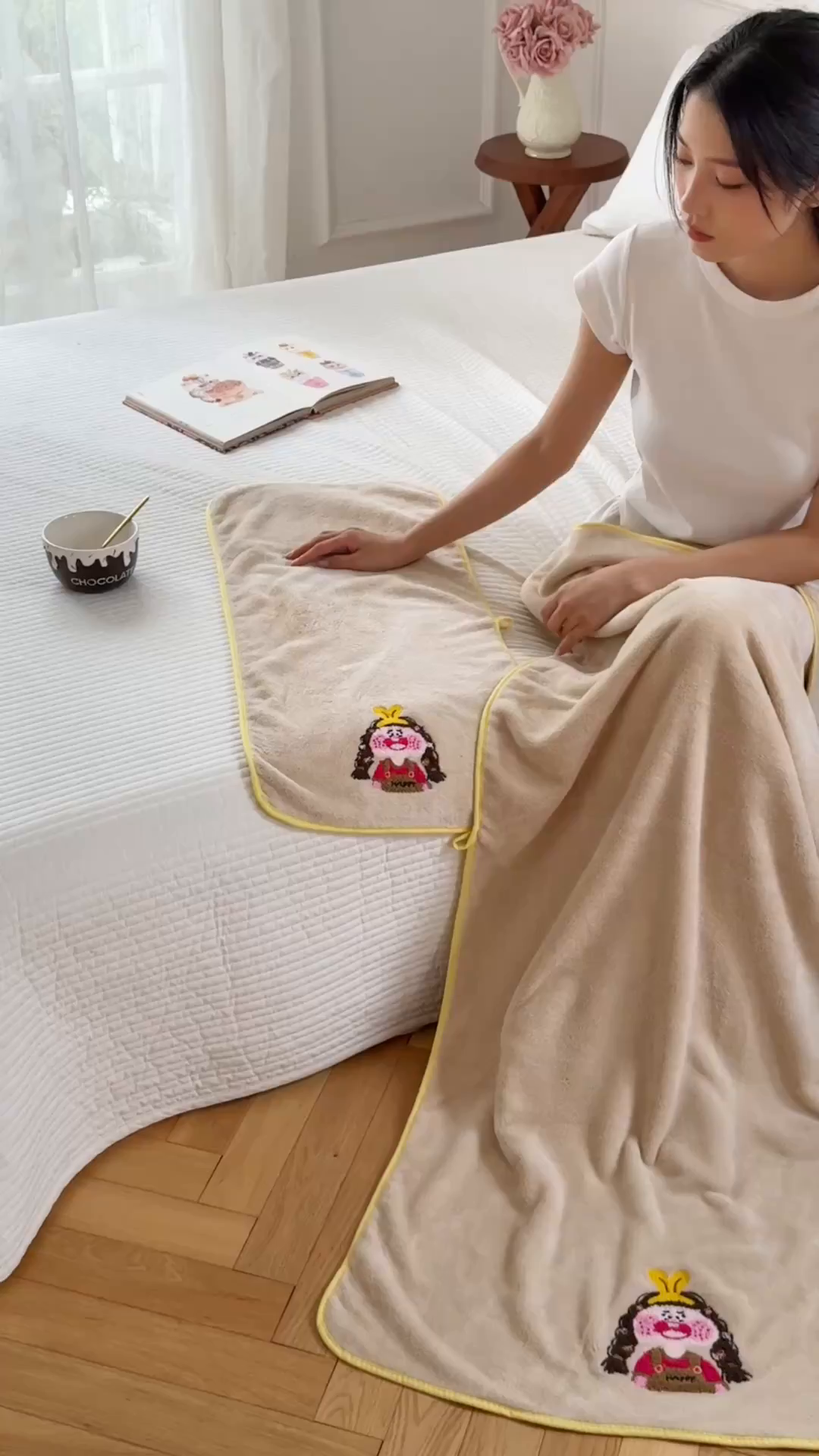 91家纺网 家纺一手货源 找家纺 沐瑟家纺 2025新款亲肤柔软珊瑚绒毛巾浴巾-富婆系列 富婆-米色 40*80cm毛巾/条