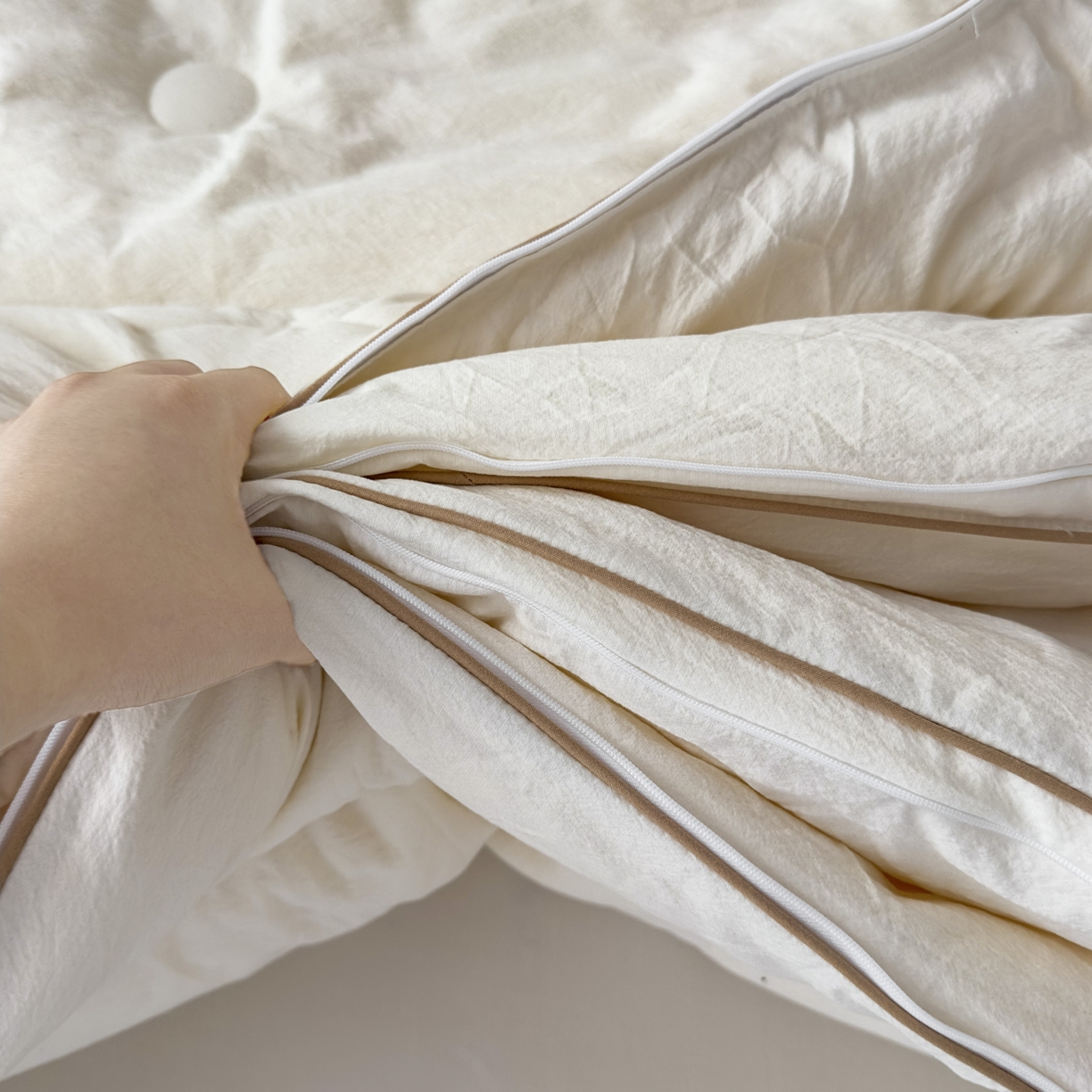 91家纺网 家纺一手货源 找家纺 蓝雀翎 2025新款10%针织糯糯棉大豆子母被被子被芯 白色