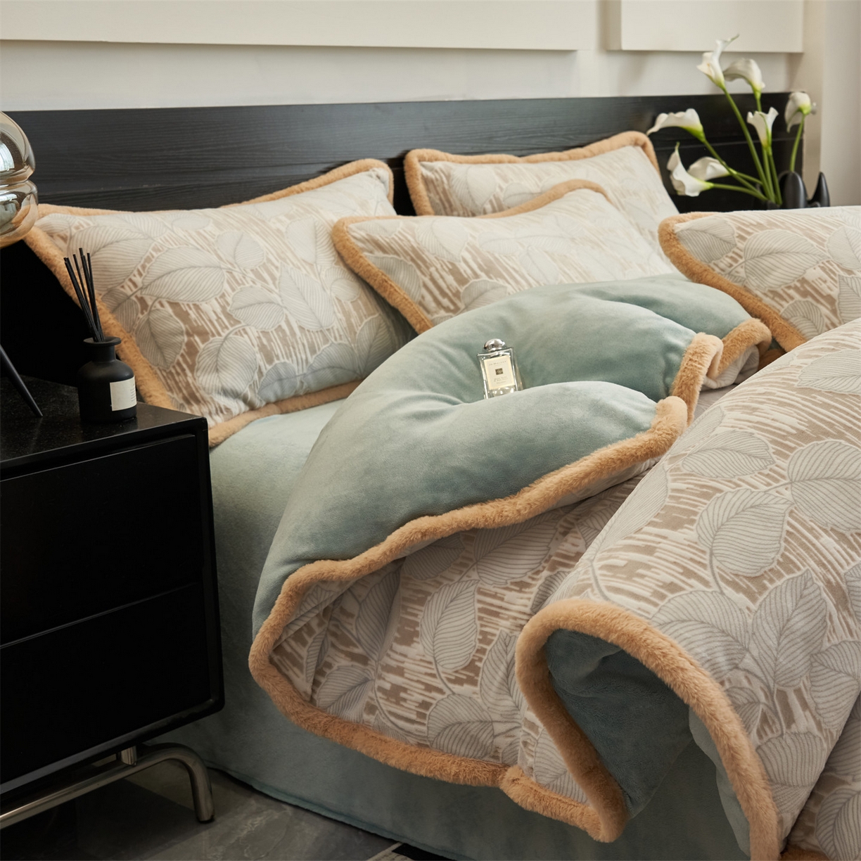 91家纺网 家纺一手货源 找家纺 金鹰 2025新款A类雕花牛奶绒烂花兔毛包边四件套 仲夏晨歌