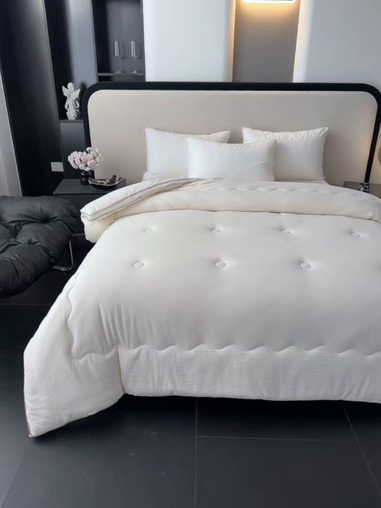 91家纺网 家纺一手货源 找家纺 蓝雀翎 2025新款10%针织糯糯棉大豆子母被被子被芯 白色