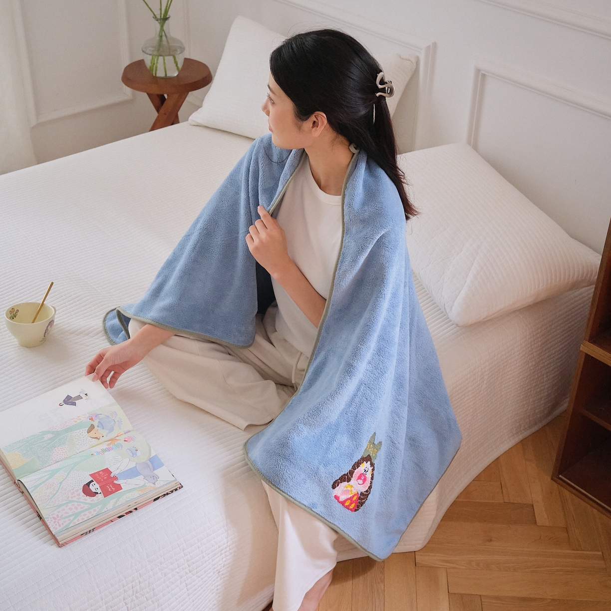 91家纺网 家纺一手货源 找家纺 沐瑟家纺 2025新款亲肤柔软珊瑚绒毛巾浴巾-富婆系列 富婆-蓝色 70*140cm浴巾/条