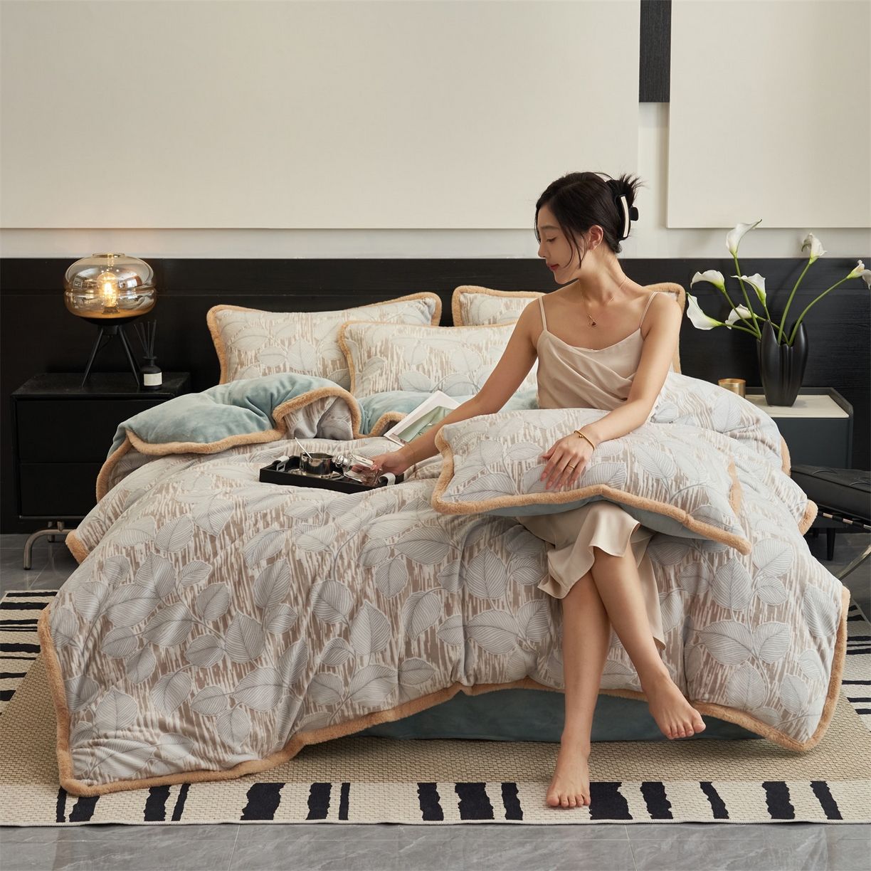 91家纺网 家纺一手货源 找家纺 金鹰 2025新款A类雕花牛奶绒烂花兔毛包边四件套 仲夏晨歌