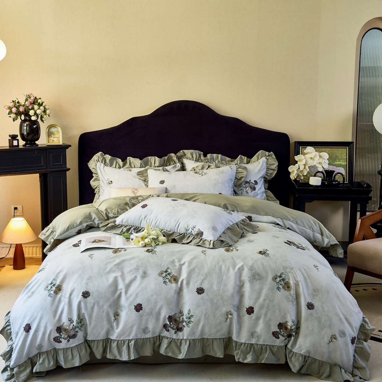 91家纺网 家纺一手货源 找家纺 由丽家纺 2025新款法式全棉贡缎花边款数码印花四件套（控价券后299起） 津妮亚-绿