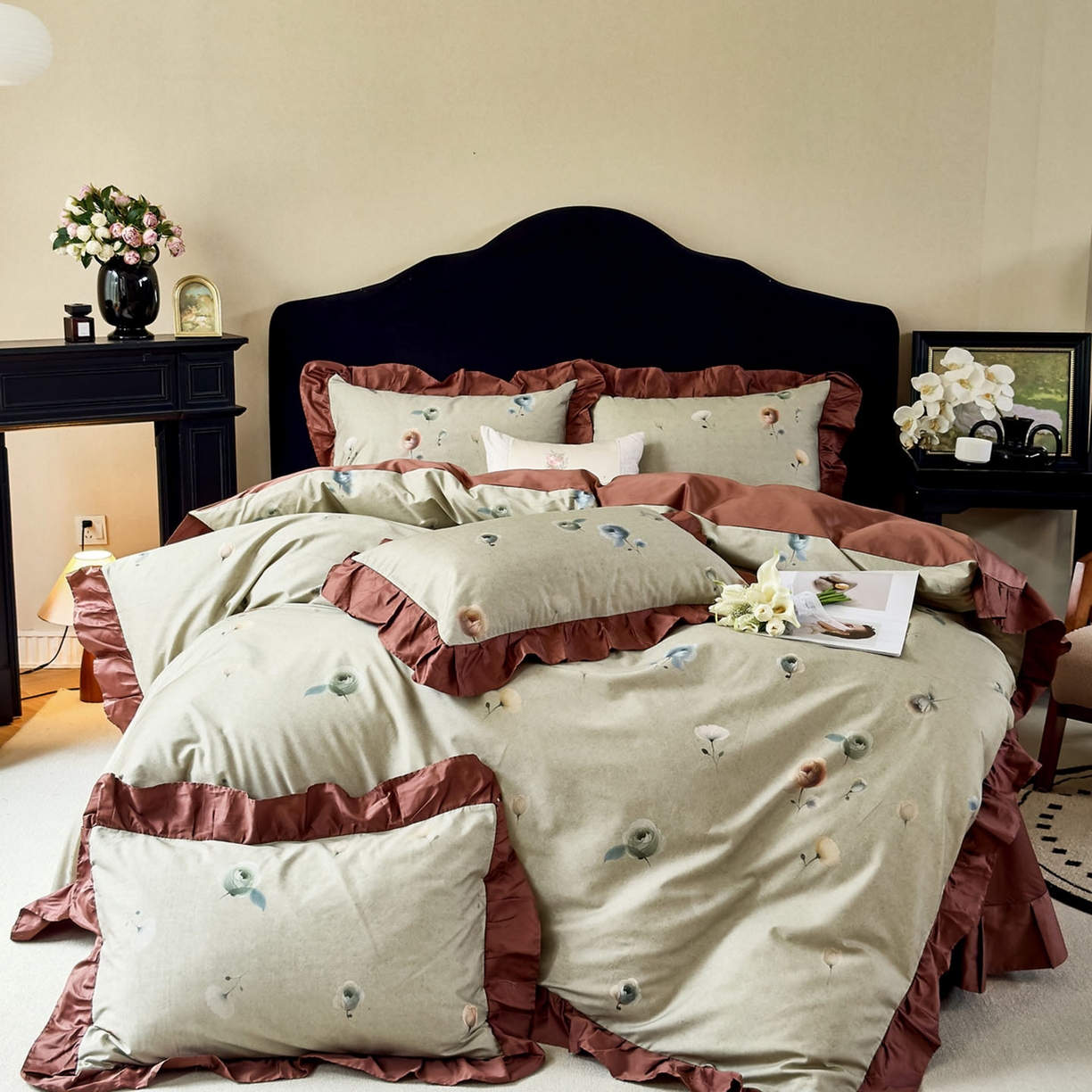 91家纺网 家纺一手货源 找家纺 由丽家纺 2025新款法式全棉贡缎花边款数码印花四件套（控价券后299起） 艾恩瑟-绿