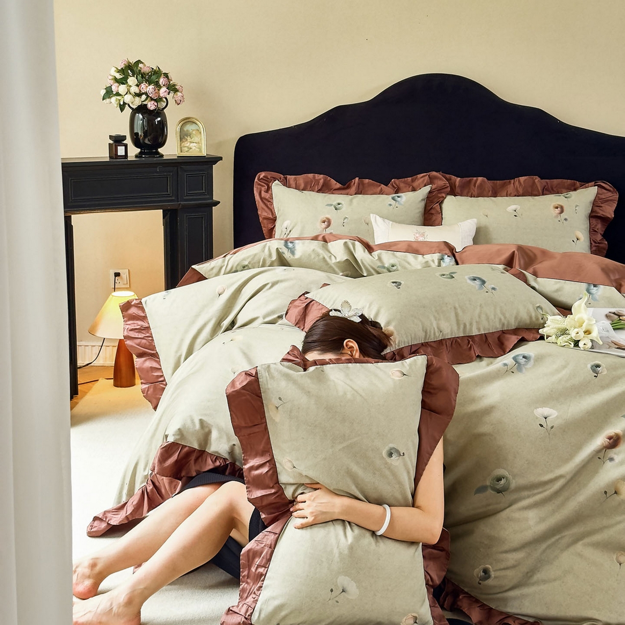 91家纺网 家纺一手货源 找家纺 由丽家纺 2025新款法式全棉贡缎花边款数码印花四件套（控价券后299起） 艾恩瑟-绿