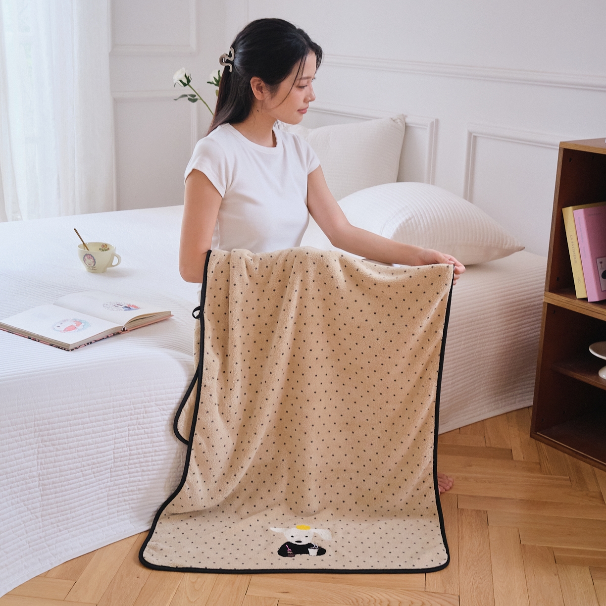 91家纺网 家纺一手货源 找家纺 沐瑟家纺 2025新款亲肤柔软珊瑚绒毛巾浴巾-点点动物系列 点点动物-咖啡狗 35*75cm毛巾/条